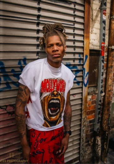M0LLYW0RLD SLEEVELESS TEE